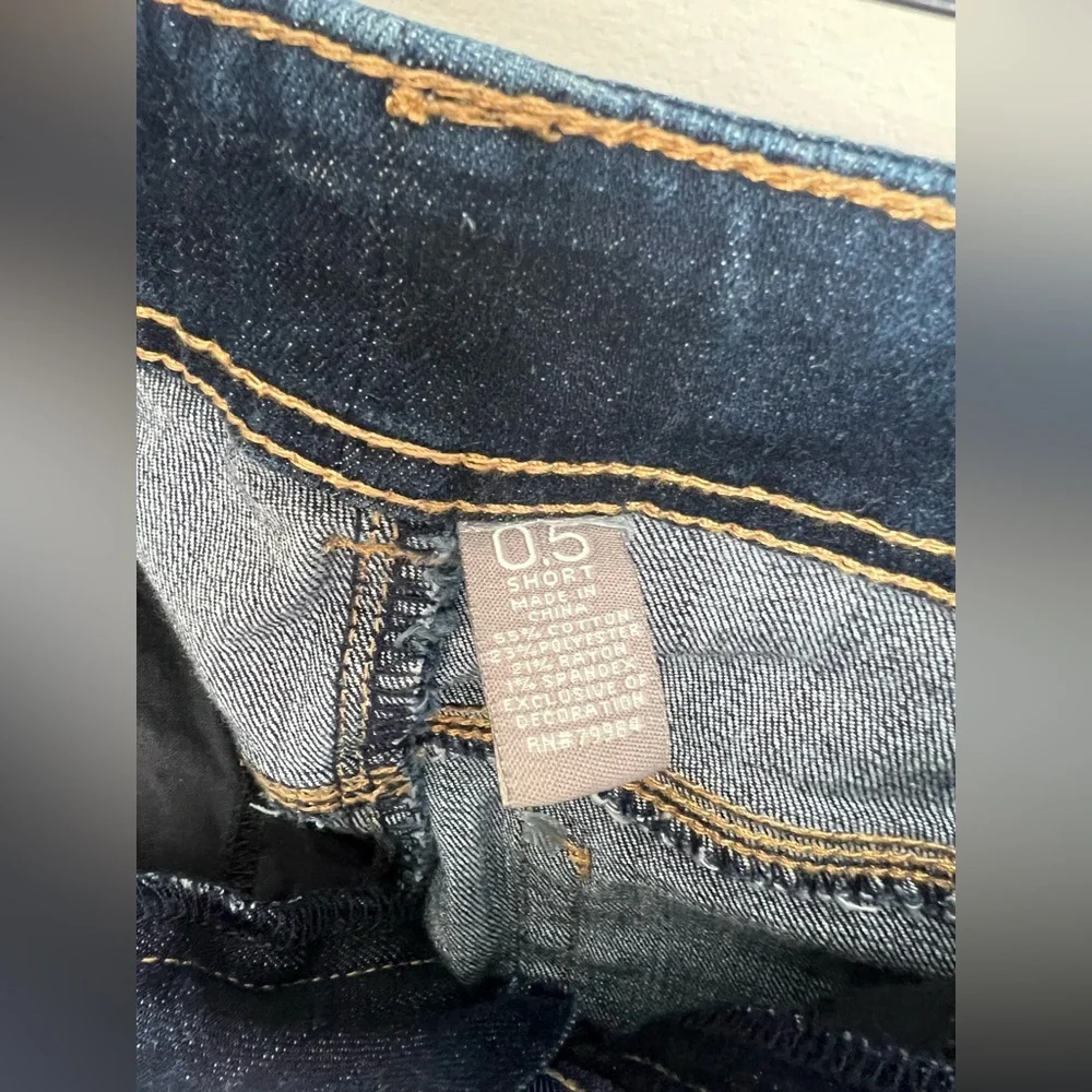 Chicos So Slimming Dark Wash Jeans .5 - Picture 6 of 7